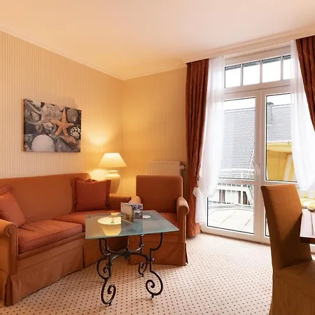 酒店 Strandhotel Sylt 4*